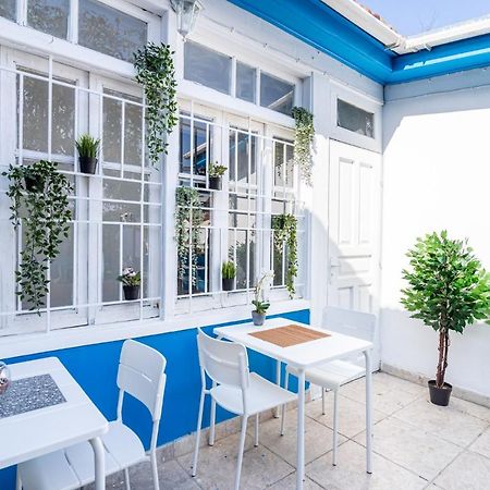 Bee Hostel Лимасол Екстериор снимка