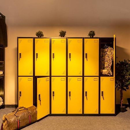 Bee Hostel Лимасол Екстериор снимка
