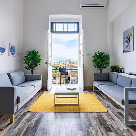 Bee Hostel Лимасол Екстериор снимка