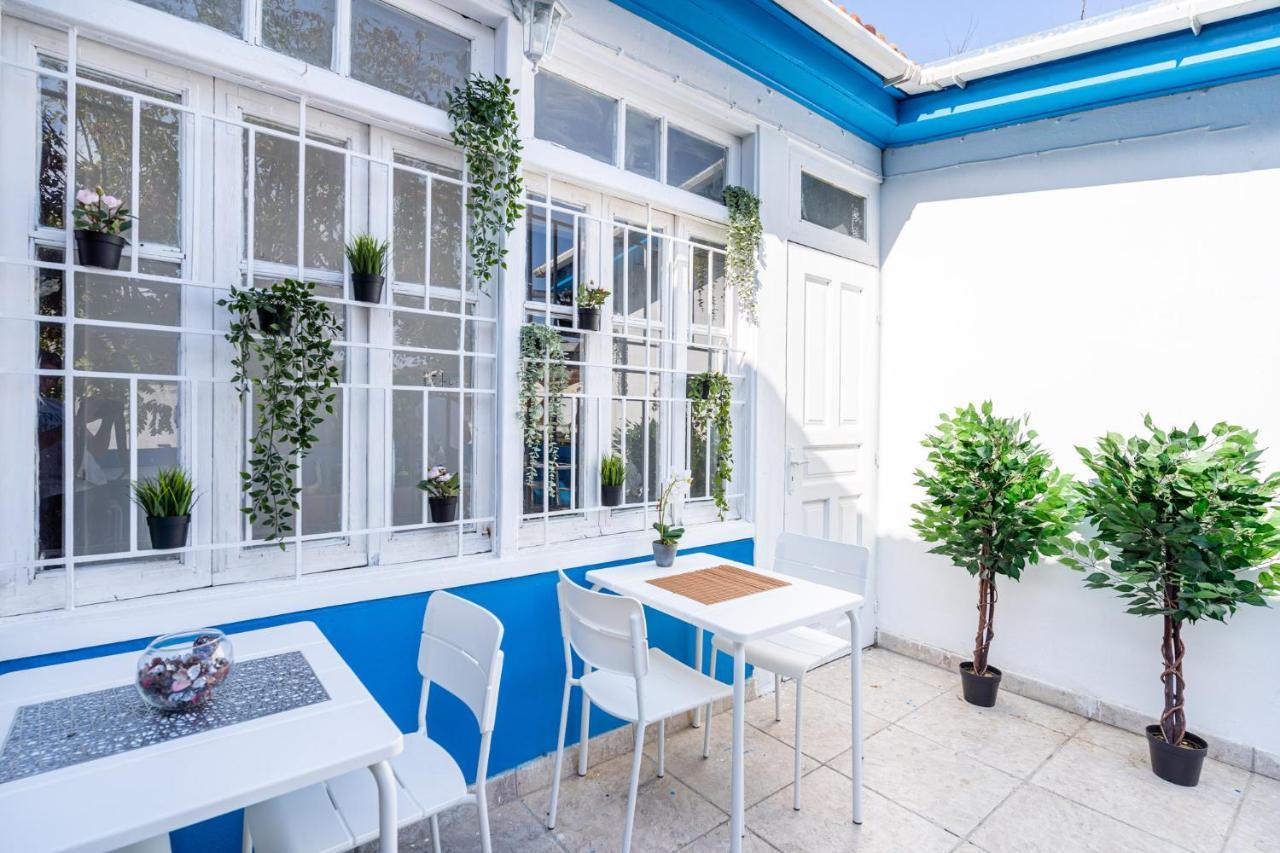 Bee Hostel Лимасол Екстериор снимка