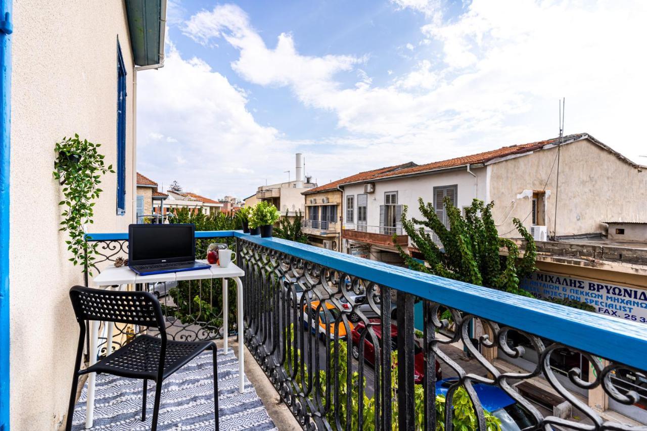 Bee Hostel Лимасол Екстериор снимка